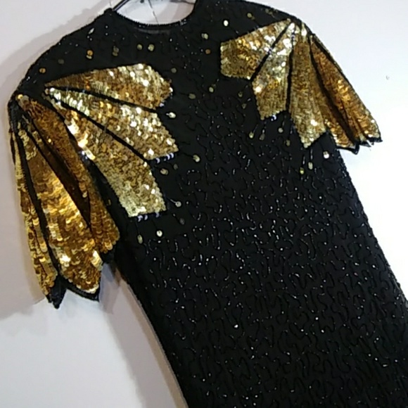 Dresses & Skirts - Beautiful Black & Gold Dress